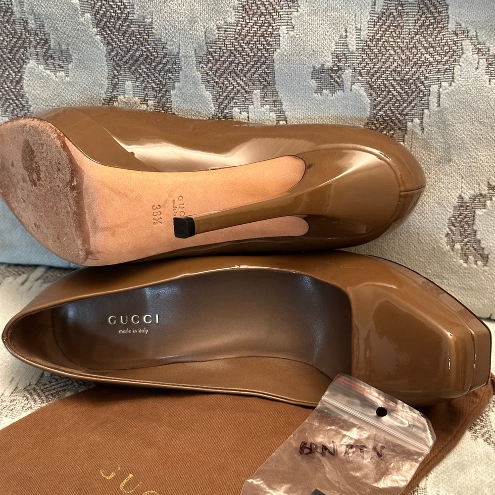 Gucci ๐ Good condition ๐คฉ - Picture 2 of 5